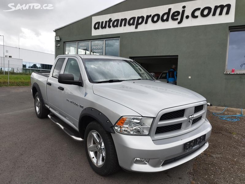 Dodge Ram 1500, 5,7HEMI,V8,4X4,ALU,TAŽNÝ